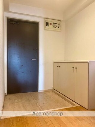 ヴェルデコート弦巻[3LDK/80.89m2]の玄関