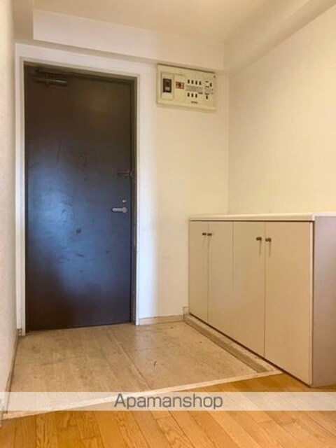 ヴェルデコート弦巻[3LDK/80.89m2]の玄関