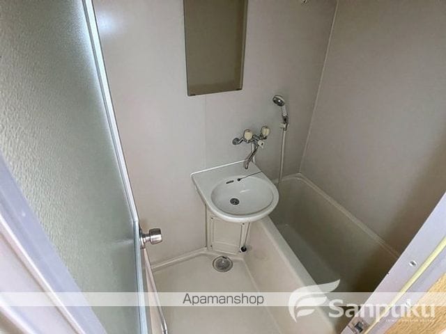 ネオハイツ南松山の内装写真