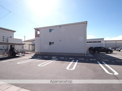 長野県塩尻市大字広丘高出[1LDK/50.49m2]の駐車場