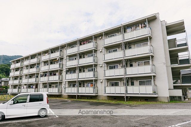 ビレッジハウス中野2号棟の外観写真