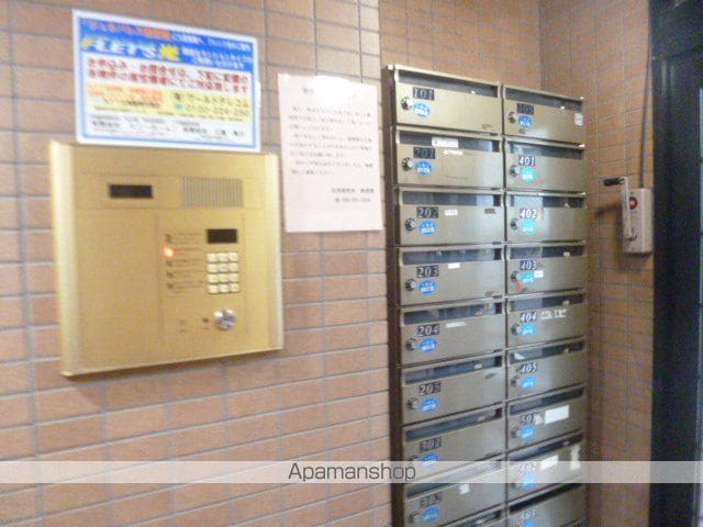 ジュネパレス横須賀の玄関写真