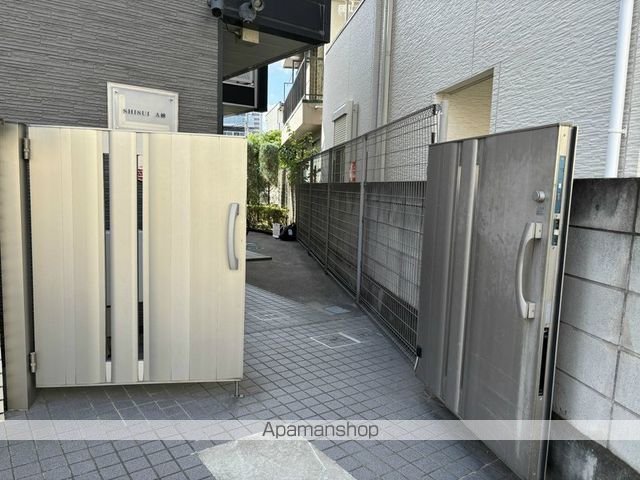 レオパレスSHISUI A棟の玄関写真