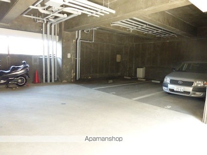 メゾンエイコー瀬田[2LDK/54m2]の駐車場