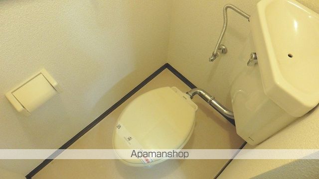 レヴール綾田A棟の内装写真