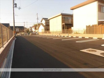 エテルノ　セロ[1LDK/50.27m2]の駐車場3