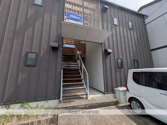 平田フラットの玄関写真