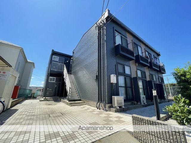 レオパレスWEST COURTの外観写真