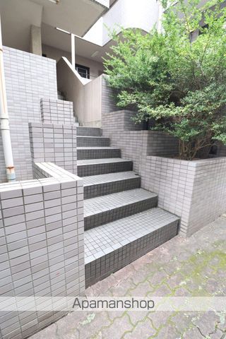 ローズマンションA31番館の玄関写真