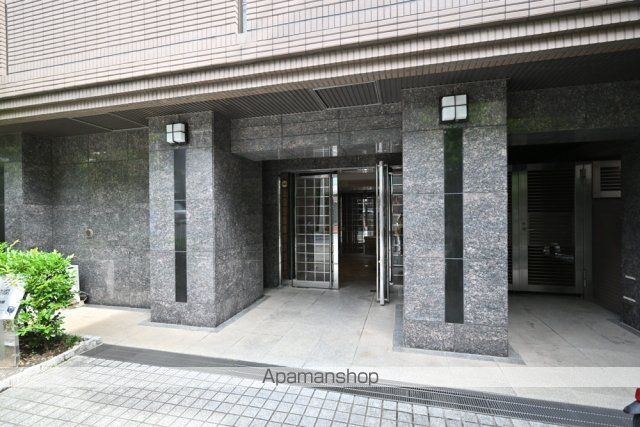 パレステュディオ飯田橋の玄関写真