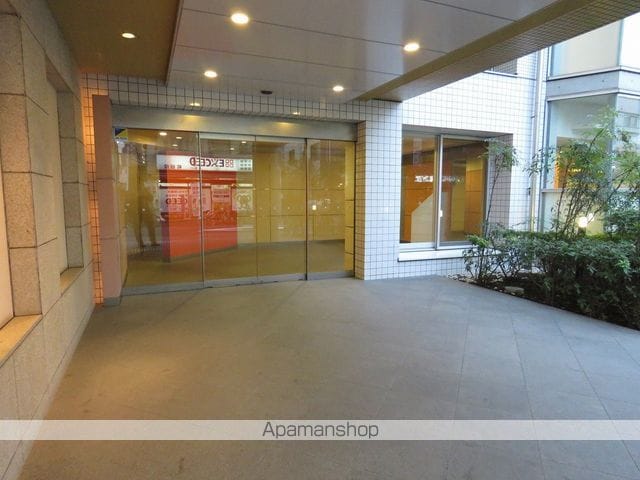 萩中イーストの玄関写真