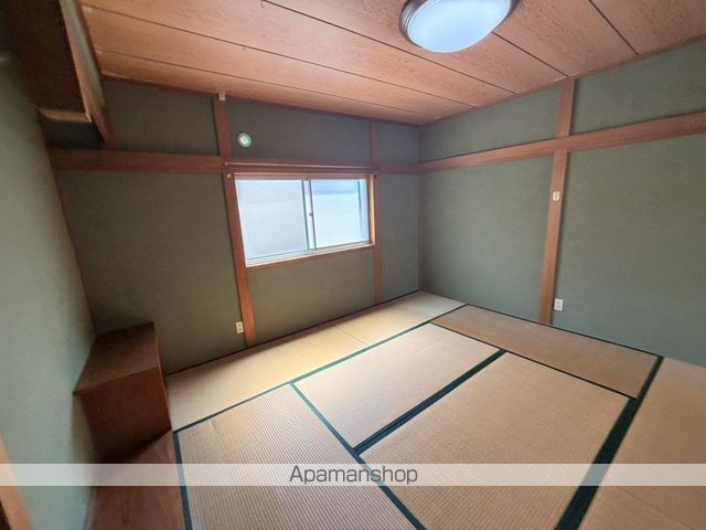 枚方市 3階建 築46年の内装写真