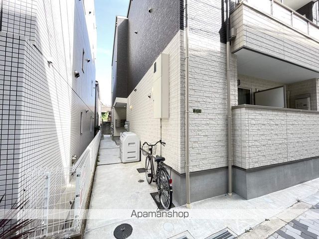 エム・ステージ新大阪の玄関写真