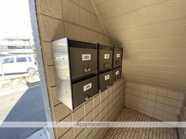 リーベル綾瀬Bの玄関写真