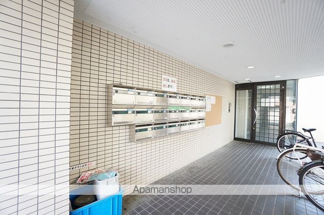 アンフィニィ・真上の玄関写真