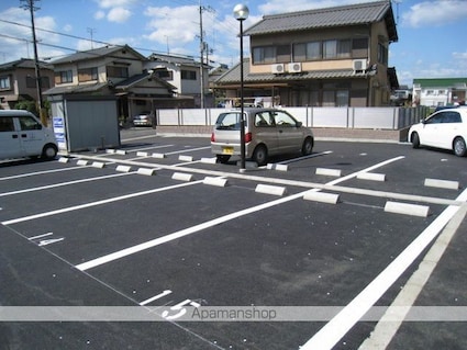 滋賀県大津市大萱６丁目[2DK/44.95m2]の駐車場