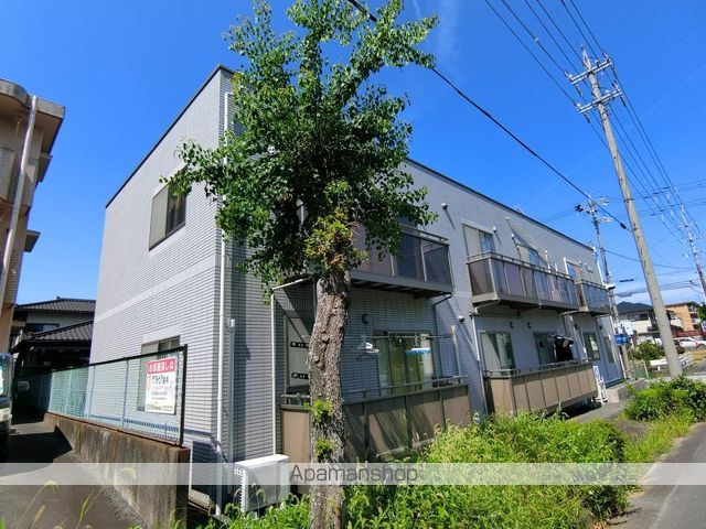 TIARAの外観写真