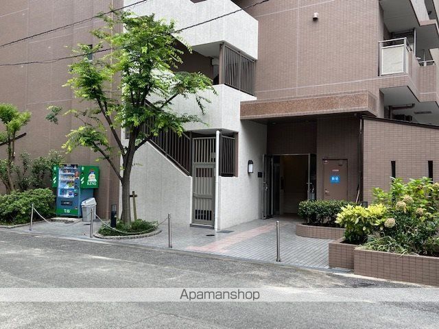ドミールうつぼ公園の玄関写真