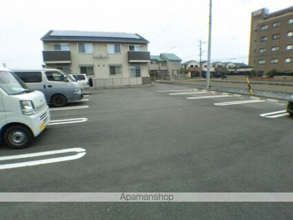 シンフォニー　Ｂ棟[1LDK/59.99m2]の駐車場