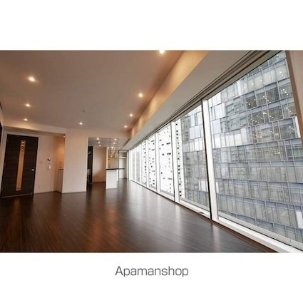 コンフォリア新宿イーストサイドタワー[2LDK/85.64m2]のリビング・居間