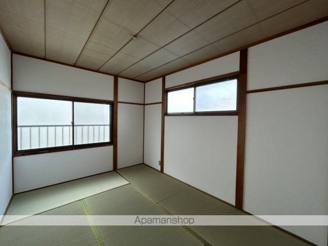 広島市安佐北区 2階建 築47年の内装写真