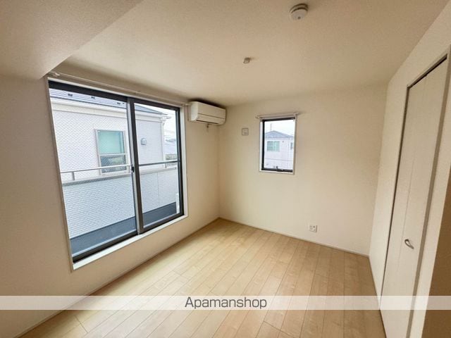 足立区 3階建 築2年の内装写真