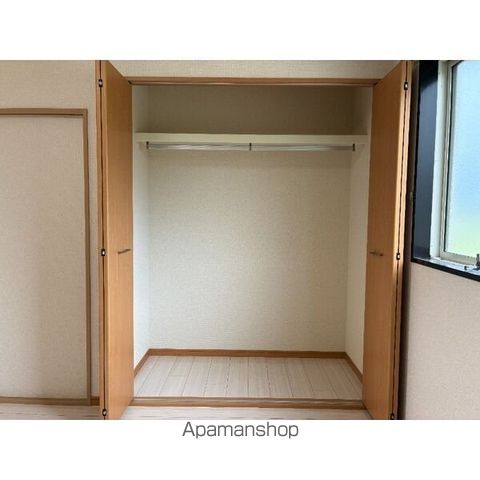 サープラスディ・ゾンネの内装写真