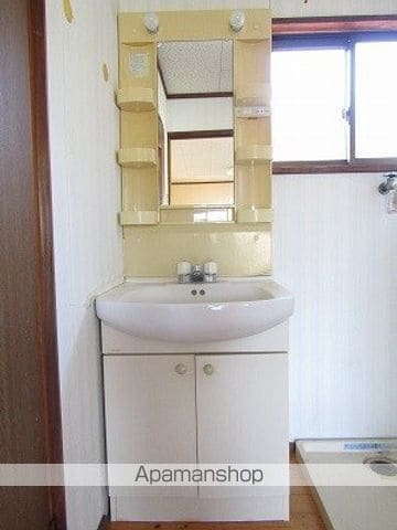 小林市 1階建 築30年の内装写真