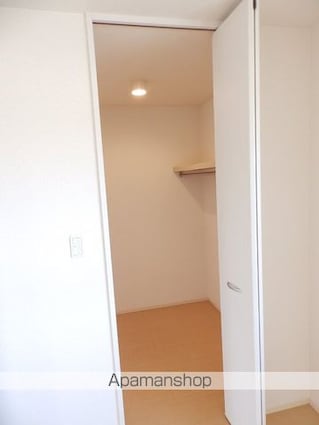 ファミーユ東手城　Ｂ棟[3LDK/88.93m2]の収納