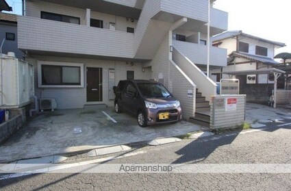 ＧＲＡＮＤ　ＣＯＭＦＯＲＴ[1LDK/50.89m2]の駐車場2