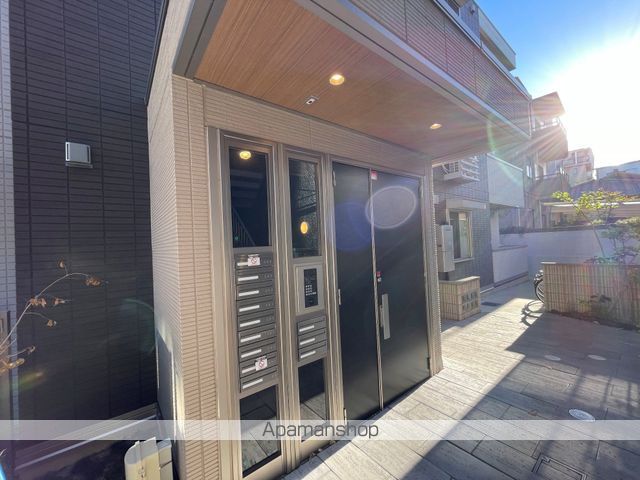 DーROOM WEST PARK 西宮北口の玄関写真
