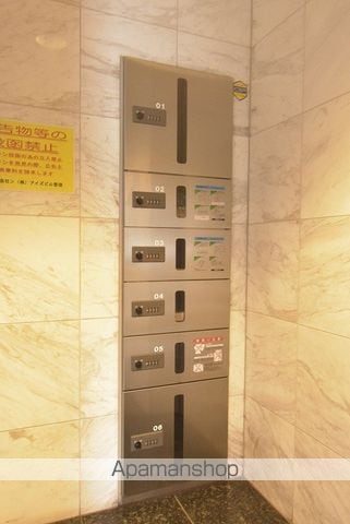 カサトレスルナの玄関写真