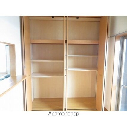 グランデュール千鳥[3LDK/77.47m2]の収納