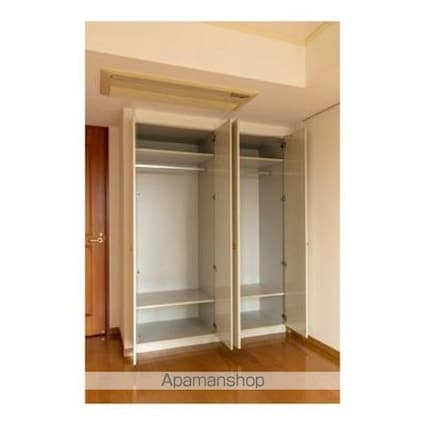西新宿パークサイドタワー[2LDK/71.97m2]の収納