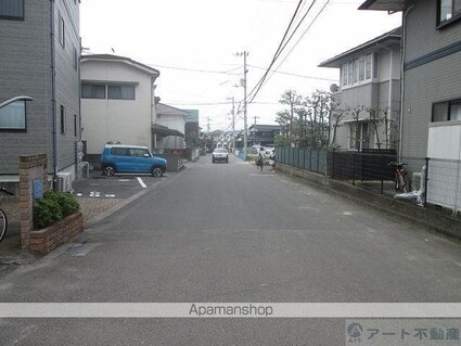 フレグランス高岡[2LDK/56.54m2]の周辺1
