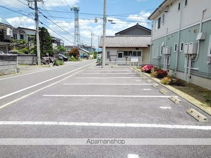 フレグランスヴェルジェＡＢ棟[2LDK/54.81m2]の駐車場1