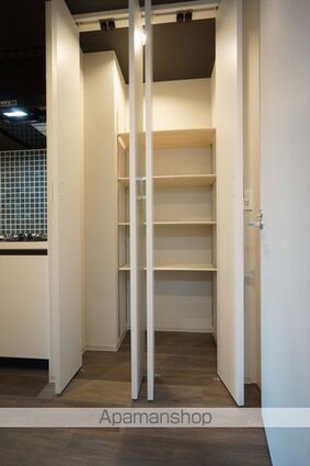 Ｔｈａｍｅｓ　ｇａｒｄｅｎ　ｐｌａｃｅ[1K/28.52m2]の内装1