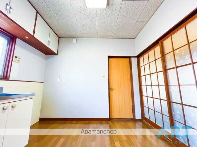 松山市 2階建 築38年の内装写真