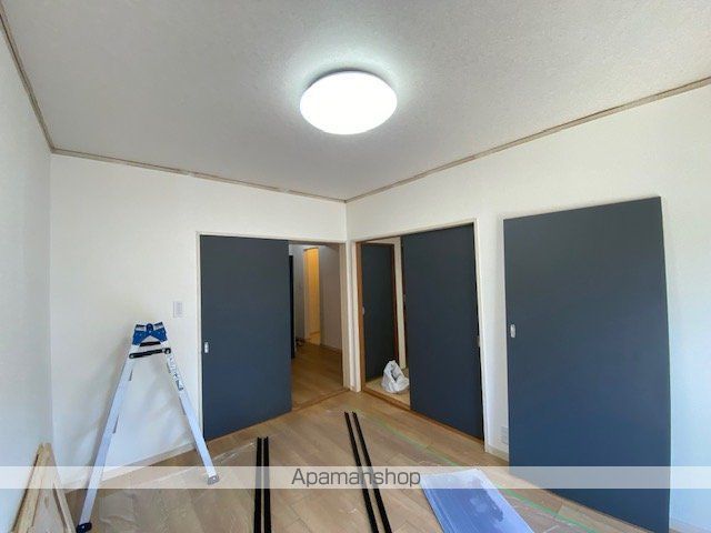 ホワイトビラ御門台の内装写真