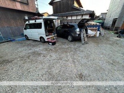 カーサフィオーレ一番館[1LDK/49.15m2]の駐車場1