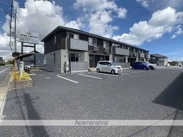 ル・ボア[2LDK/56.72m2]の駐車場1