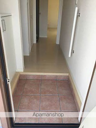 広島県広島市東区中山西２丁目[1LDK/46.99m2]の玄関