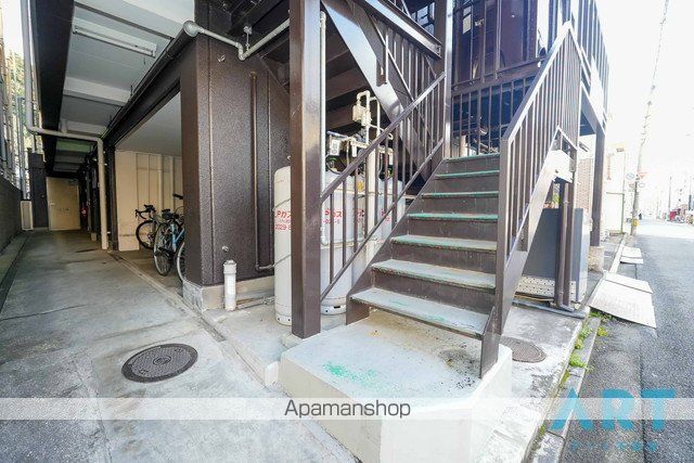 アルト高砂の玄関写真