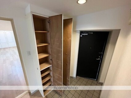 ロイヤルアネックスシエナ[2LDK/88.56m2]の玄関