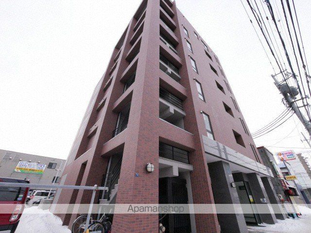 東十字街マンションの外観写真