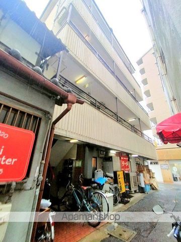 川端マンションの外観写真