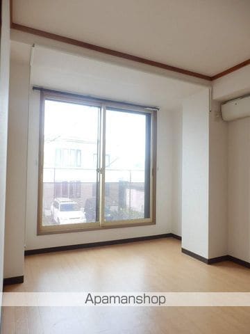 ローヤルハイツ新川の内装写真