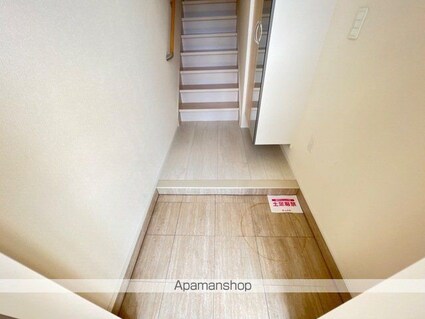 ビックイエロー[2LDK/60m2]の玄関
