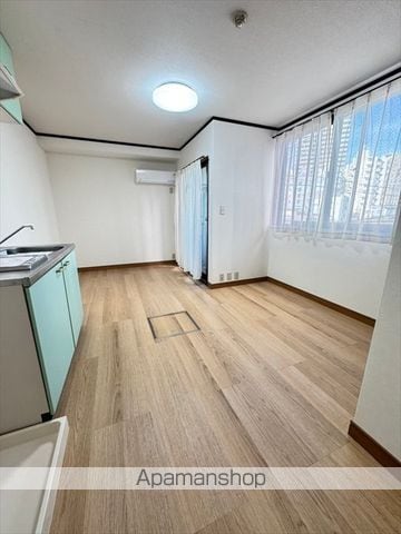 メゾンドウエハラの内装写真
