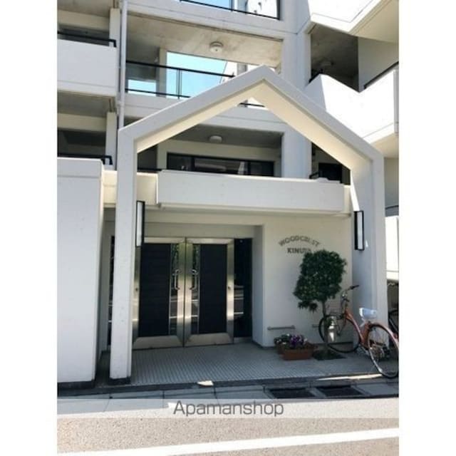 ウッドクレスト砧ＡＢＣ棟[1R/16.74m2]のエントランス